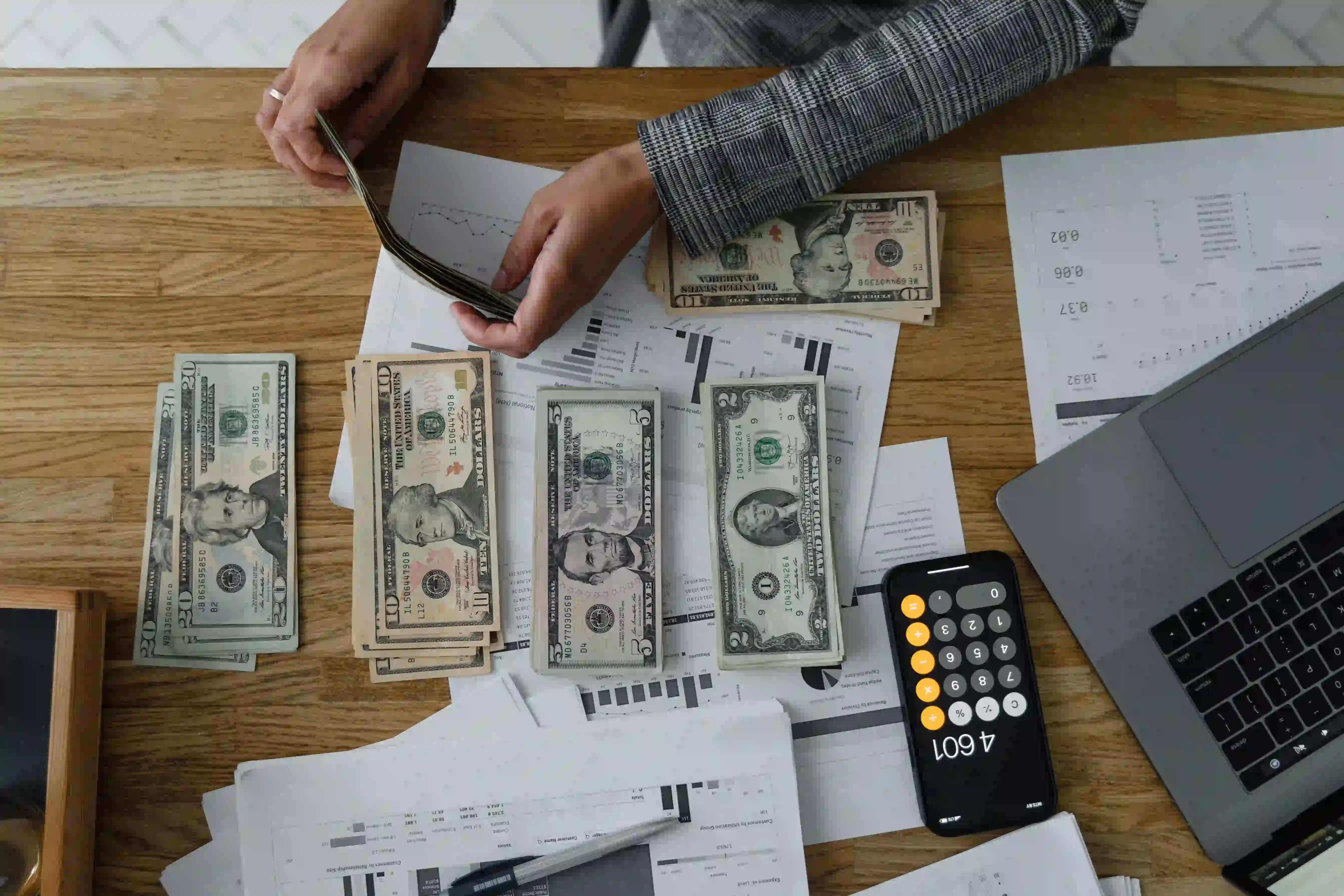 Cash envelope budgeting system