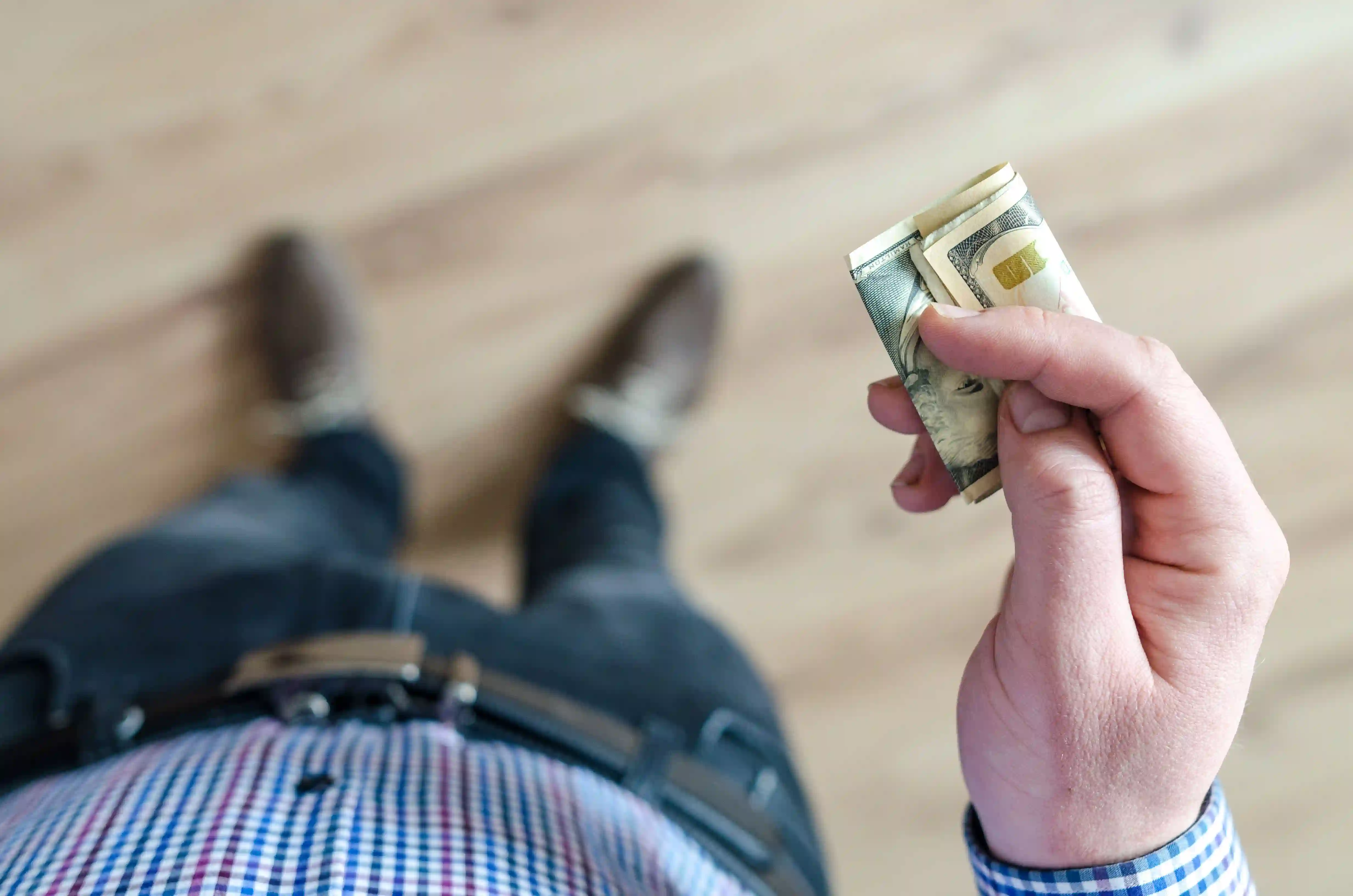 Comparison of a certificate of deposit and savings account